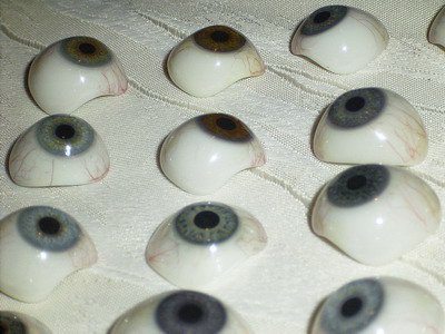 Verschiedene Skleralschalen
